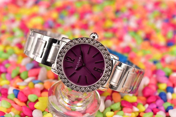 ブルガリ時計正面デザイン